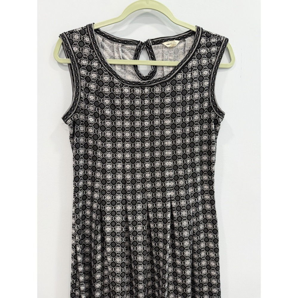 Max Studio Dress M Black White Print Sleeveless Fit Flare Stretch Knit Mod Style - Picture 5 of 9